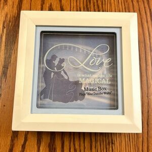 Hallmark Disney Cinderella Love Music Jewelry Box plays Blue Danube Waltz